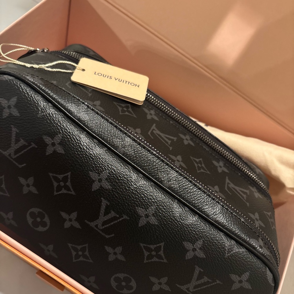 NWT Louis Vuitton Dopp Kit